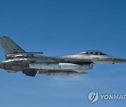 F-16 화력 어떻길래...러 외무 "美 우크라 F-16 지원 핵위협으로 간주"