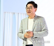 올여름 'JH의 서재' 추천 책은?...한종희 삼성전자 부회장의 '북 스킨십'