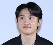 [RE스타] 도경수, 노래·연기·예능도 다 잘하는 만능캐