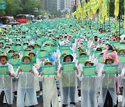 간호사 수·공공의료 확대 내건 노조…파업 장기화 우려도