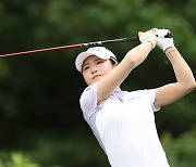 KLPGA 거센 신인 돌풍…고지원, 고향에서 8언더파 '3타 차 선두'