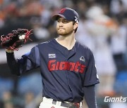 'KBO 데뷔 후 최악투' 롯데 반즈, 1⅓이닝 4사사구 6실점 조기 강판