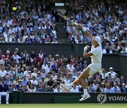 CORRECTION Britain Wimbledon Tennis