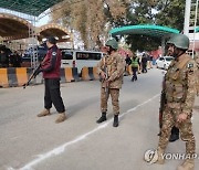 파키스탄 군기지, 반군 무장세력에 피습…군인 12명 숨져