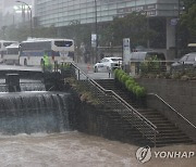 출입 통제된 청계천