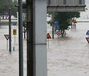 서울 전역 집중호우로 축대 붕괴 등 각종 사고…인명피해는 없어