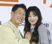 "안 블록버스터? 오히려 좋아"…유해진·김희선, 호흡이 '달짝지근해'[종합]