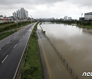 동부간선도로 교통 통행 재개…중랑천 수위 낮아져