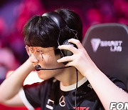 [LCK] T1, 공수 양면에서 활약한 제우스 힘으로 연패 탈출