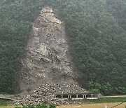 정선 피암터널 두 번째 산사태… 복구 난항