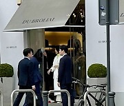 South Korean first lady spotted at luxury boutique by Lithuanian media