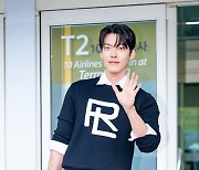 김우빈,'댄디한 공항 출국길' [사진]