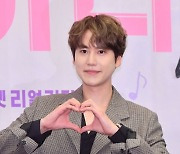 규현, SM 떠나 유재석과 한솥밥?…"긍정 논의 중" [공식입장]