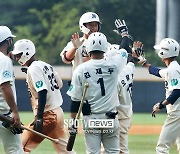 KBO 미지명 선수, MLB 드래프트로 프로行…한국 최초 주인공 "솔직히 아직도 안 믿겨요"