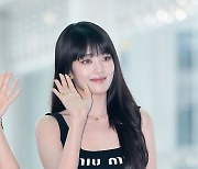 [T포토] 민니 '초밀착 블랙 원피스'