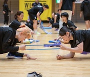 여자농구 신한은행 구나단 감독 "일본의 농구 열정 배웠으면"