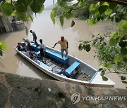 INDIA WEATHER YAMUNA RIVER LEVEL RISE