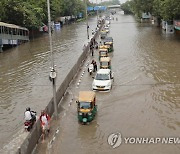 INDIA WEATHER YAMUNA RIVER LEVEL RISE