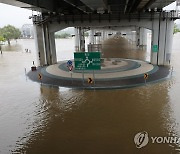 서울 올림픽대로 여의IC·잠수교 등 곳곳 통제