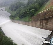 보령댐 수문 다시 닫혔다…"수위 안정세 찾아"