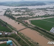 익산 산북천 제방 붕괴 위험···600여 명 대피