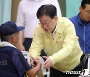 이재명, 수해 피해 충북 찾아 "긴급 재난지역 선포, 정부에 요청"(종합)