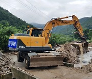 HD현대, 수해복구 성금 5억원 전달···굴착기도 지원