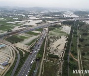 오송 지하차도, 침수 사망자 7명으로 늘어 [쿠키포토]