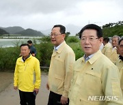 김영록 전남지사, 해남 농경지 침수지역 현장 점검