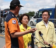 참사 현장 상황 듣는 배진교 원내대표