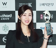 [bnt포토] 양쥐언니 양지혜 '트로피 들고 미소 활짝'(대한민국 예술문화인대상 시상식)