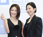 [포토] 최수영-전혜진, 다정한 투샷