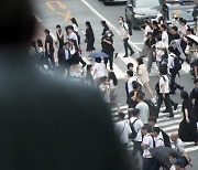 "60세 넘어도 계속 일하세요"...정년 늘리고 임금 올리는 日기업들