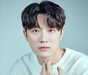 윤도진 "29번 오디션 끝에 데뷔작 '트랙터는 사랑을 싣고', 왓챠 1위 엄청 기뻤죠" [MD인터뷰]