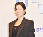 칼단발 전혜진, 스타일 완벽 변신 [포토엔HD]