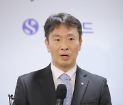 금감원장 "KB금융 CEO 선임절차, 선진적 선례 만들어야"(종합)