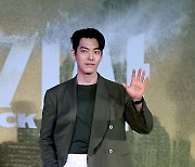 배우 김우빈, 폭우 피해 성금 1억원 기부 [연예뉴스 HOT]