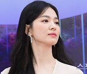 송혜교 측 "집 신축 공사 중 주민 차량 파손, 안전관리 미흡 사과" [전문]