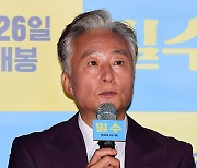 [TEN포토] 김종수 '인사말 하는 세관계장'