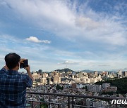 오랜만의 파란하늘 '스마트폰으로 찰칵'