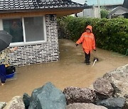 전남 남해안에 계속 폭우…고흥서 주택 침수 잇달아