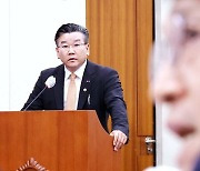 "지난 정부 감사 때문 아니냐" 野 질타에…유병호 당황한 이유