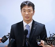 한은 "韓 가계빚 세계 3위야" vs 이복현 "가계부채 팽창 우려 100% 공감"