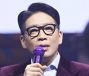 "SM이 사과한 일" MC몽, 엑소 영입 시도 의혹 부인