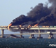 크름반도 러 훈련장서 대형 화재…우크라 "작전 성공적 수행"(상보)