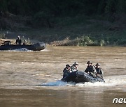 군·경·소방 "실종 해병대원 끝까지 찾는다"…야간수색 돌입