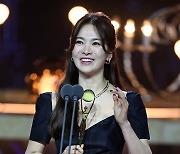 [포토] '더 글로리' 송혜교, 청룡시리즈어워즈 대상