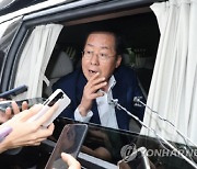 “내가 사과할 사람이냐”던 홍준표, 꼬리 내려…“‘국민 정서’ 고려 못해 송구”