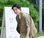 도경수, 바쁜 와중에도 ‘최파타’ 들어가며 인사 [포토엔HD]