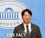 강성희 "죽음 뒤 태극기 말고... 살아 있을 때 구명조끼 입혀라" [TF사진관]